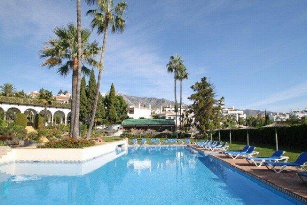 Sold: 2 Bedroom, 1 Bathroom Penthouse in Señorio de Marbella, Marbella Golden Mile