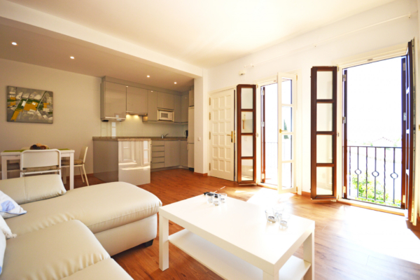 Sold: 2 Bedroom, 1 Bathroom Penthouse in Señorio de Marbella, Marbella Golden Mile
