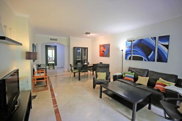 Sold: 3 Bedroom, 3 Bathroom Apartment in Señorio de Marbella, Marbella Golden Mile